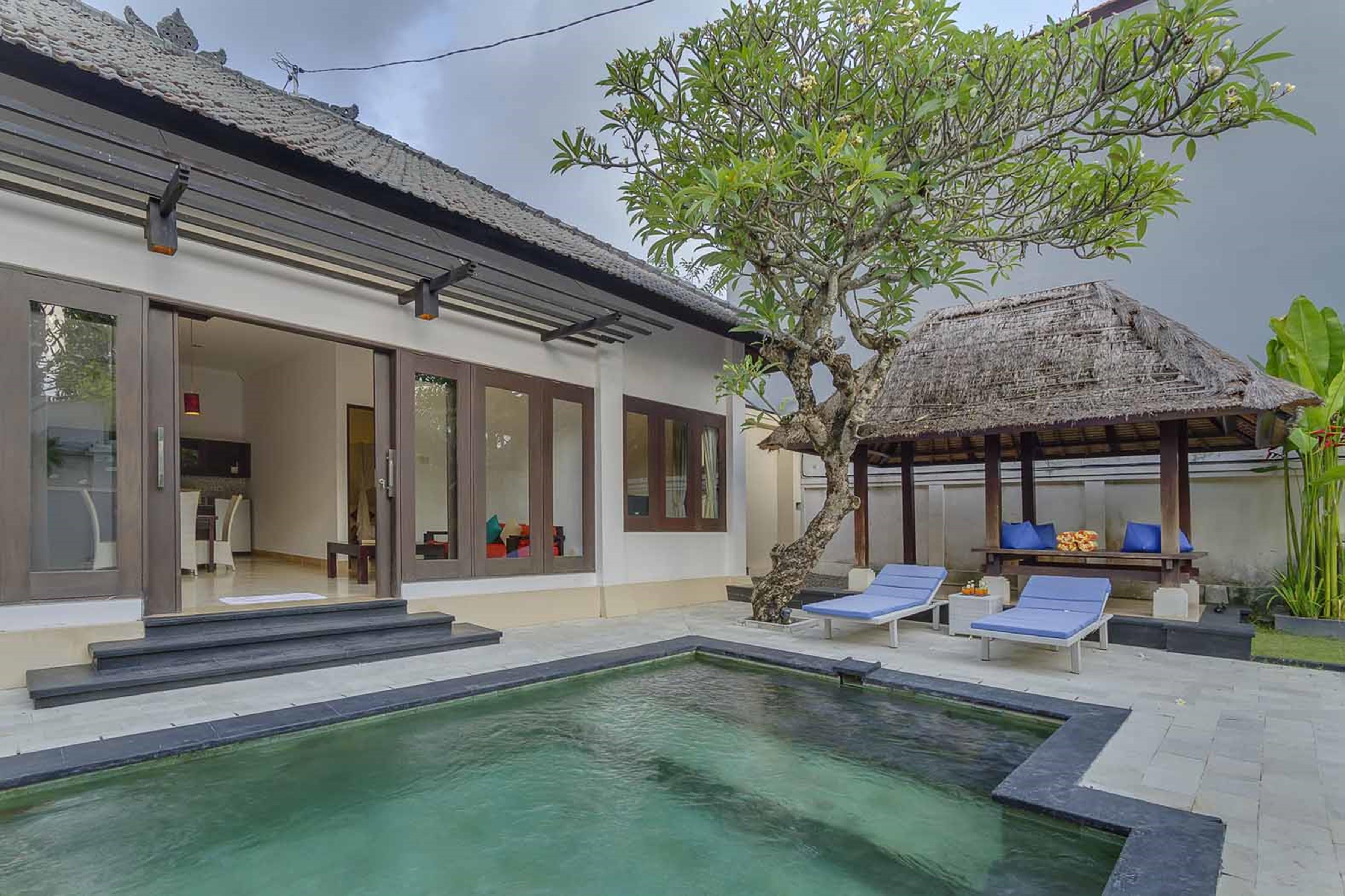 The Tukad Villa Seminyak Exterior foto