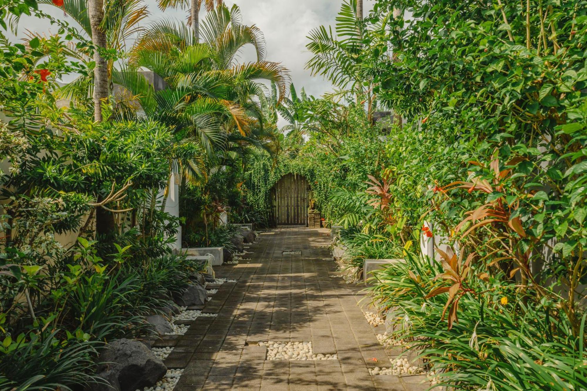 The Tukad Villa Seminyak Exterior foto